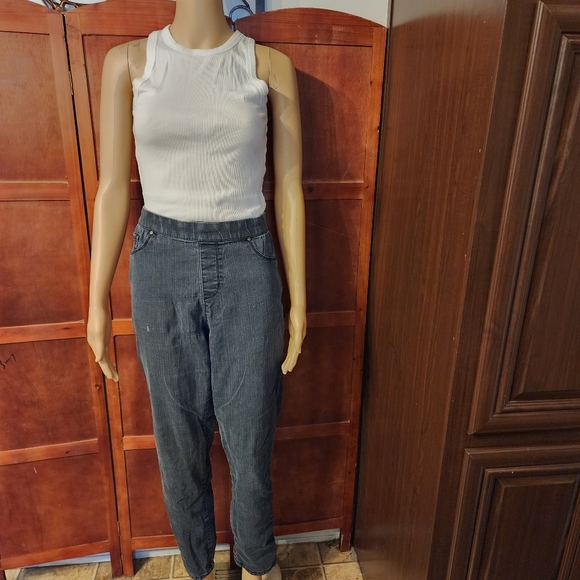 Jeans - Picture 5 of 11